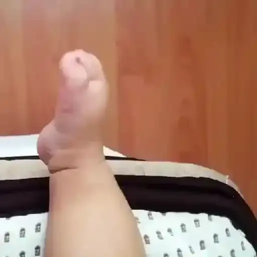 Little toes grooving